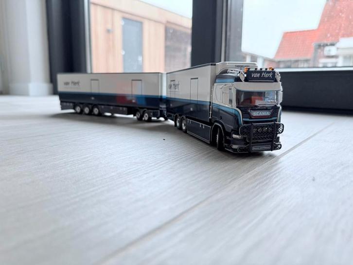 Schaalmodel scania lzv van van herk, Hobby en Vrije tijd, Modelauto's | 1:50, Zo goed als nieuw, Bus of Vrachtwagen, Tekno, Ophalen