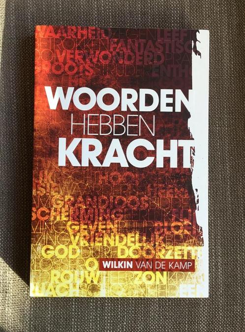 Wilkin van de Kamp - Woorden hebben kracht, Boeken, Godsdienst en Theologie, Zo goed als nieuw, Ophalen of Verzenden