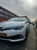 Toyota Auris 1.8 Hybrid 5DR CVT 2015 Wit, Te koop, 98 pk, Geïmporteerd, 5 stoelen