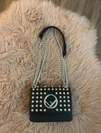 Tas met parels F logo, Sieraden, Tassen en Uiterlijk, Tassen | Damestassen, Ophalen of Verzenden, Zo goed als nieuw, Zwart