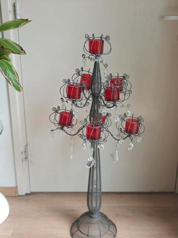 Leuke speelse kandelaar voor 9 kaarsjes beschikbaar voor biedingen