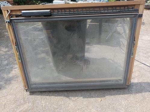 velux raam GGL U04 + motor en bediening, Doe-het-zelf en Verbouw, Glas en Ramen, Gebruikt, Dakraam, 80 tot 120 cm, 120 tot 160 cm