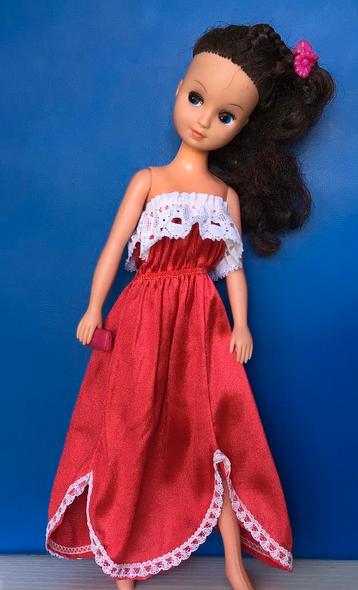 Rode strapless avondjurk + handtasje voor Fleur Sindy Barbie