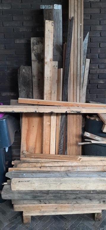 Hout Restpartij - Eiken Haardhout & Plaatmateriaal beschikbaar voor biedingen