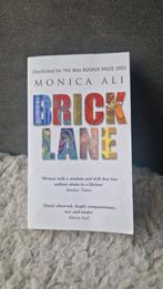 Brick Lane Monica Ali, Ophalen of Verzenden, Zo goed als nieuw