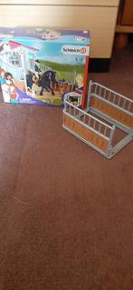 Schleich Fries paard met stal, Kinderen en Baby's, Speelgoed | Playmobil, Ophalen of Verzenden, Nieuw, Complete set