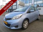 Toyota Yaris 1.3 VVT-i Aspiration 5 deurs automaat airco ecc, Auto's, 101 pk, 4 cilinders, Met garantie (alle), Blauw