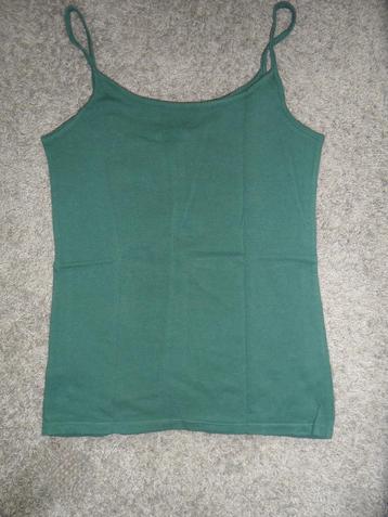In nieuwstaat: donkergroene top, HEMA, maat M beschikbaar voor biedingen