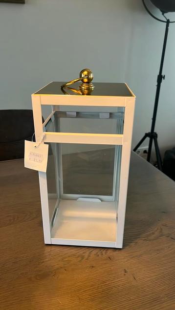 Grote lantaarn wit goud beschikbaar voor biedingen