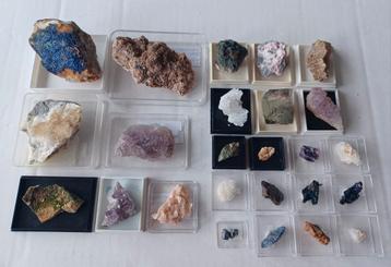 Verzameling mineralen in doosjes (25 stuks) beschikbaar voor biedingen
