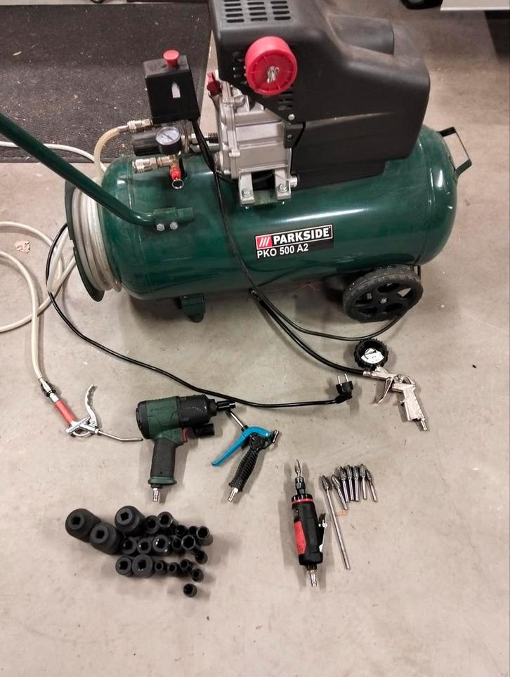 Parkside Compressor met accessoires, Doe-het-zelf en Verbouw, Compressors, Gebruikt, 10 bar of meer, 25 tot 100 liter, 200 tot 400 liter/min