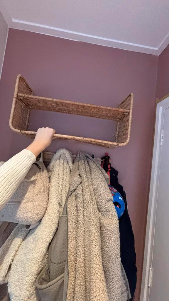 Ikea FRYKSÅS rotan plankje - 1 jaar gebruikt, Huis en Inrichting, Kasten | Schoenenrekken, Gebruikt, Ophalen of Verzenden