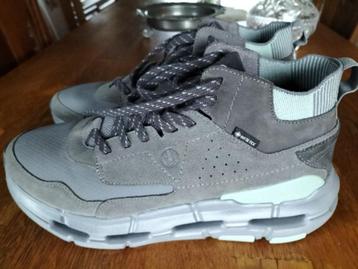 NIEUWE SUÈDE CLARKS HERENSNEAKERS MAAT 44 GRIJS ! beschikbaar voor biedingen