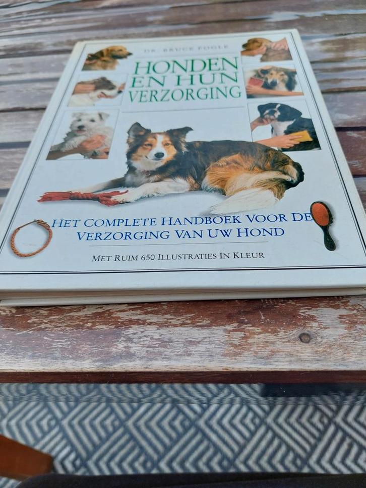 Honden en hun verzorging - Dr. Bruce Fogle, Boeken, Dieren en Huisdieren, Gelezen, Honden, Ophalen of Verzenden