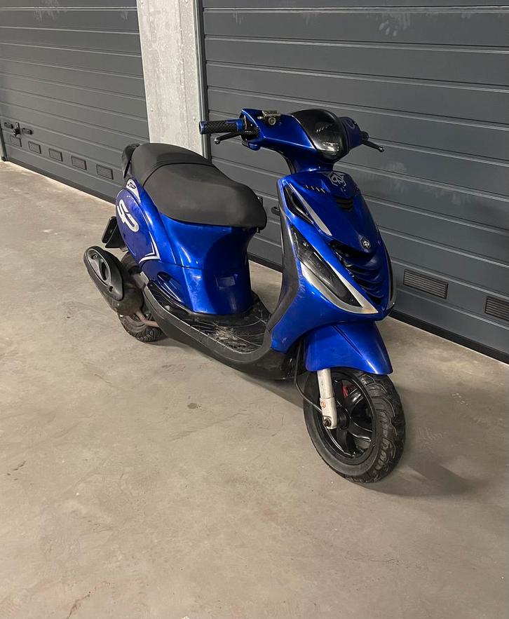 Piaggio Zip 80cc 4 Takt 2V, Fietsen en Brommers, Brommeronderdelen | Scooters, Zo goed als nieuw, Piaggio, Ophalen