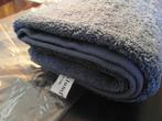 Nieuw dikke blauwe handdoek 140  x 70 Byrklund  6,50, Ophalen of Verzenden, Nieuw, Blauw, Handdoek