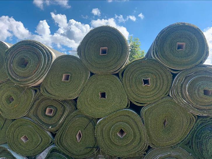 Rollen Kunstgras Stapmolen / Paardenbak (200m2 per rol) €600, Tuin en Terras, Gras en Kunstgras, Gebruikt, Kunstgras, 20 m² of meer