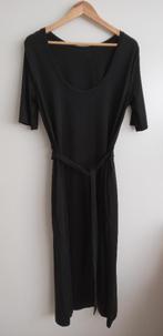 COS lange zwarte tricotjurk met strikband, maat M, Kleding | Dames, Jurken, COS, Verzenden, Zwart, Nieuw