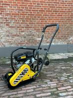 Te huur trilplaat, Ophalen