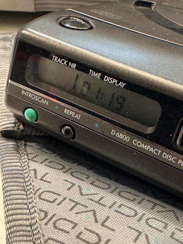 Philips D6800 Draagbare CD Speler discman, Audio, Tv en Foto, Cd-spelers, Gebruikt, Philips, Draagbaar, Ophalen of Verzenden