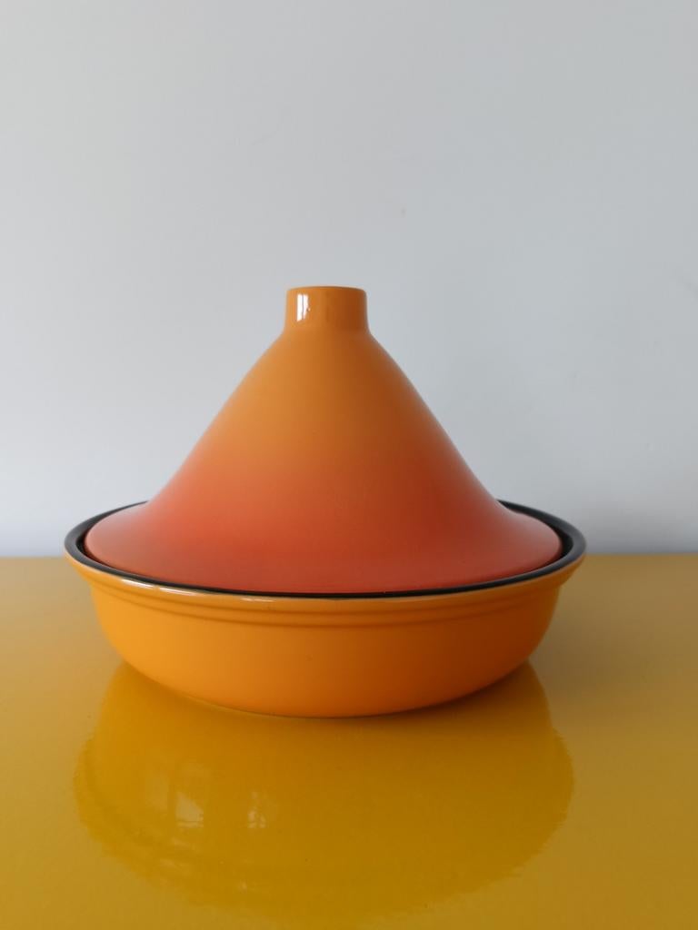 Oranje/Rode Tajine met Zwarte Binnenkant - 20x25 cm, Ophalen of Verzenden, Gebruikt