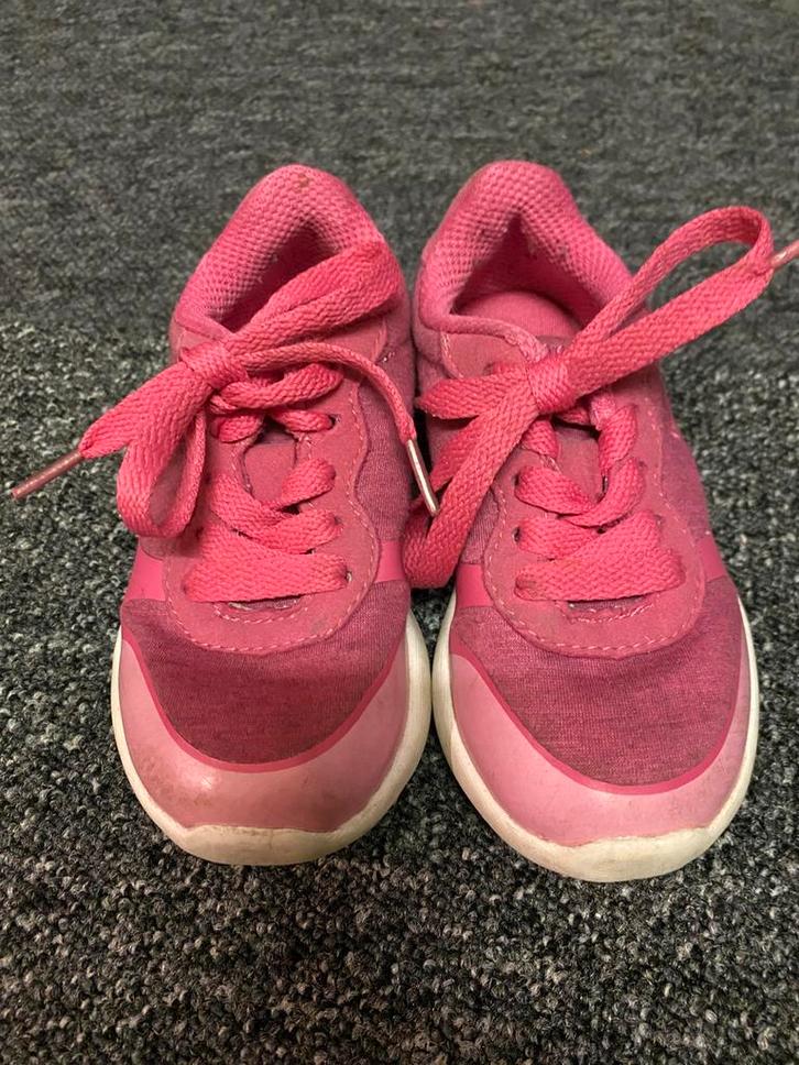 Roze fila schoentjes maat 24, Kinderen en Baby's, Kinderkleding | Schoenen en Sokken, Gebruikt, Schoenen, Meisje, Ophalen of Verzenden