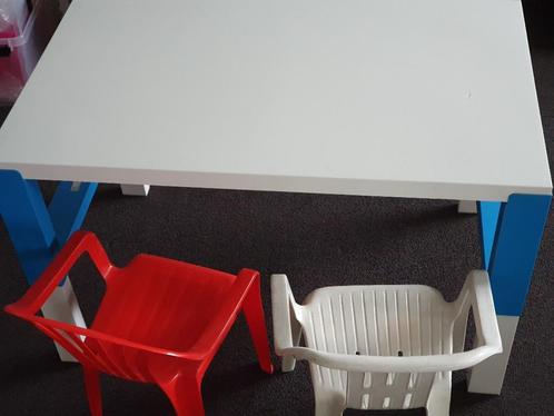 KINDEREN TAFEL MET 2 STOELTJES, Kinderen en Baby's, Kinderkamer | Tafels en Stoelen, Gebruikt, Tafel(s) en Stoel(en), Ophalen