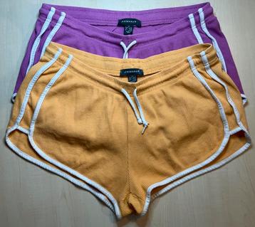2 korte broeken/shorts, maat M, Primark beschikbaar voor biedingen