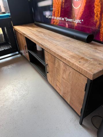 Mangohouten TV meubel beschikbaar voor biedingen