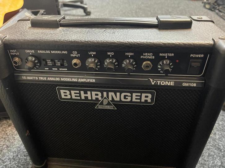 2 x DISC Behringer V-Tone GM108 15 Watt Modelling Amp, Muziek en Instrumenten, Versterkers | Bas en Gitaar, Gebruikt, Gitaar, Minder dan 50 watt