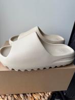 Yeezy slide bone maat 42 valt als 40.5, Ophalen of Verzenden, Zo goed als nieuw