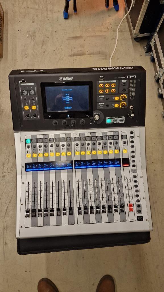 Yamaha - TF1 + NY64-D (Dante), Muziek en Instrumenten, Mengpanelen, Gebruikt, 20 kanalen of meer, Microfooningang, Ophalen