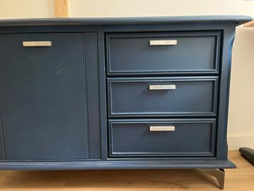 Dressoir koningsblauw kastje met lades en deur