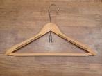 Oude kledinghanger Koninklijke Ned. Stoomboot Maatschappij, Ophalen, Gebruikt, Hout, Kinderen en Volwassenen