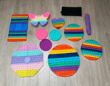 Pop Its – Verschillende vormen & kleuren beschikbaar voor biedingen