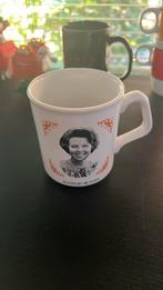 Mooie mok van koningin beatrix en juliana, Ophalen of Verzenden, Zo goed als nieuw, Servies