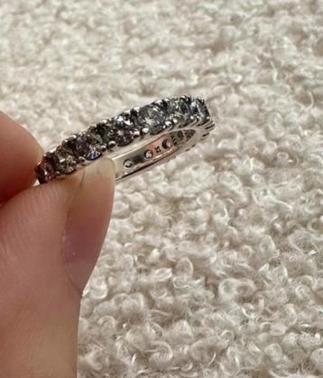 Pandora ring sparkling beschikbaar voor biedingen