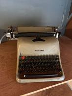 Vintage Olivetti Typemachine, Ophalen