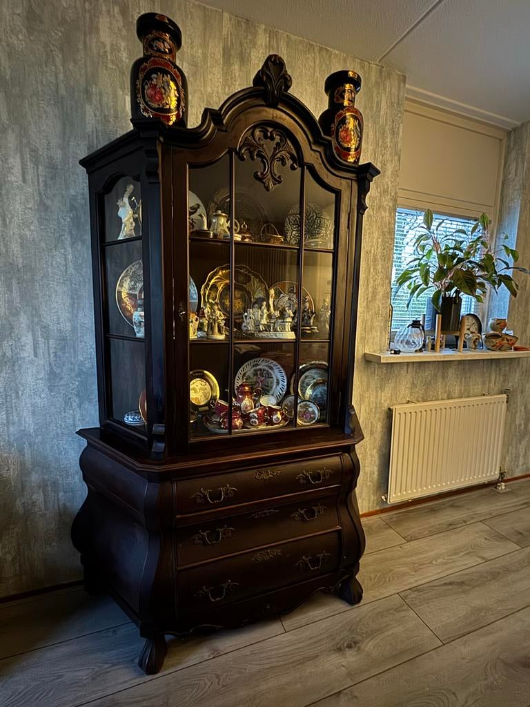 Antieke notenhouten porseleinkast met glazen deuren, Antiek en Kunst, Ophalen