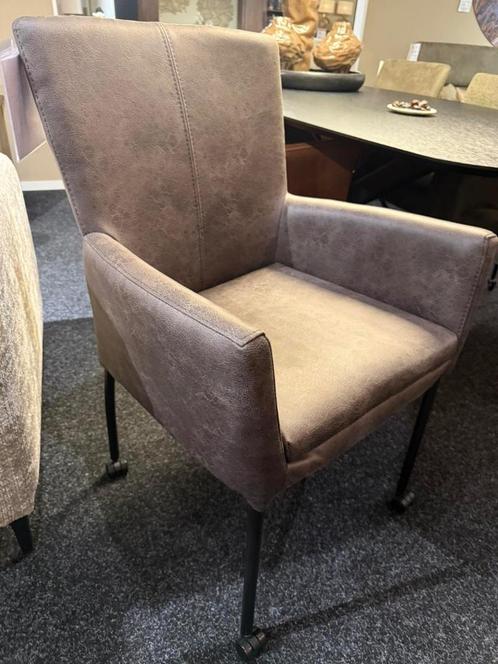 Set stoelen Olga van Just Design, Huis en Inrichting, Stoelen, Nieuw, Vier, Stof, Bruin, Ophalen
