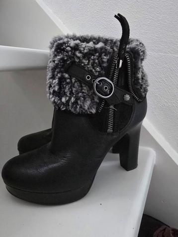 Uggs Laarzen Maat 37 - Zo Goed Als Nieuw! beschikbaar voor biedingen