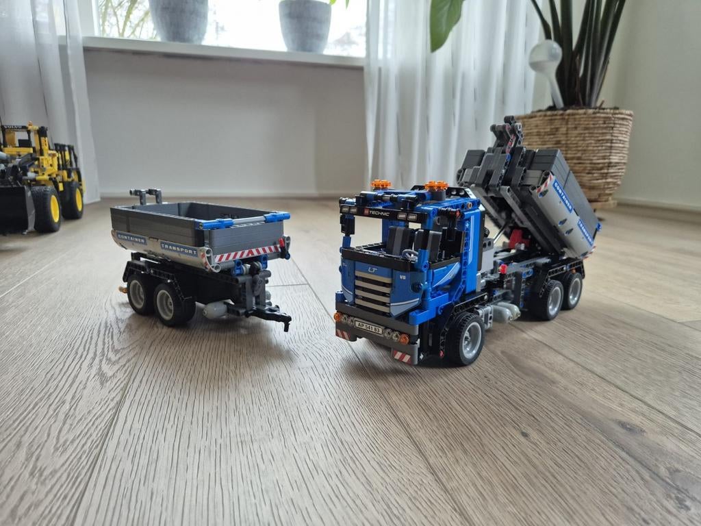 MOC Lego Technic Container Truck met aanhanger, Kinderen en Baby's, Speelgoed | Duplo en Lego, Zo goed als nieuw, Lego, Complete set