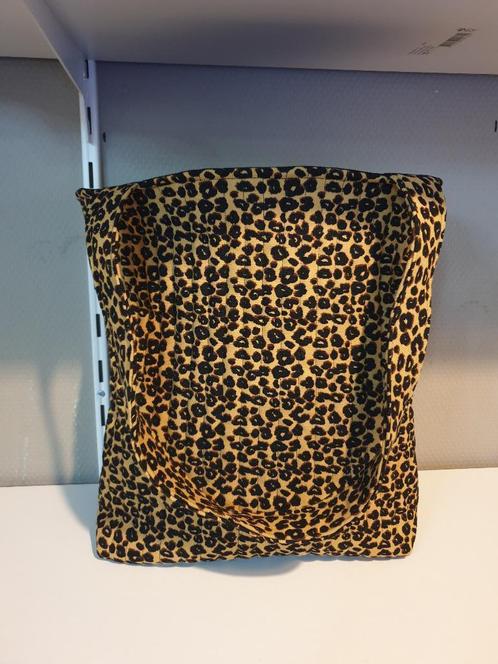 Quilted Tote bag panterprint, Sieraden, Tassen en Uiterlijk, Tassen | Damestassen, Nieuw, Shopper, Bruin, Ophalen of Verzenden