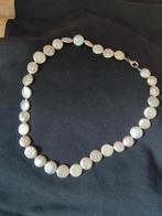 Ketting met 33 witte 'zoetwaterparels', coin pearls, 40 cm, Ophalen of Verzenden, Zo goed als nieuw, Wit