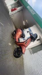 Vespa sprint 2018 + Akra, Fietsen en Brommers, Scooters | Vespa, Ophalen, Zo goed als nieuw, Overige modellen