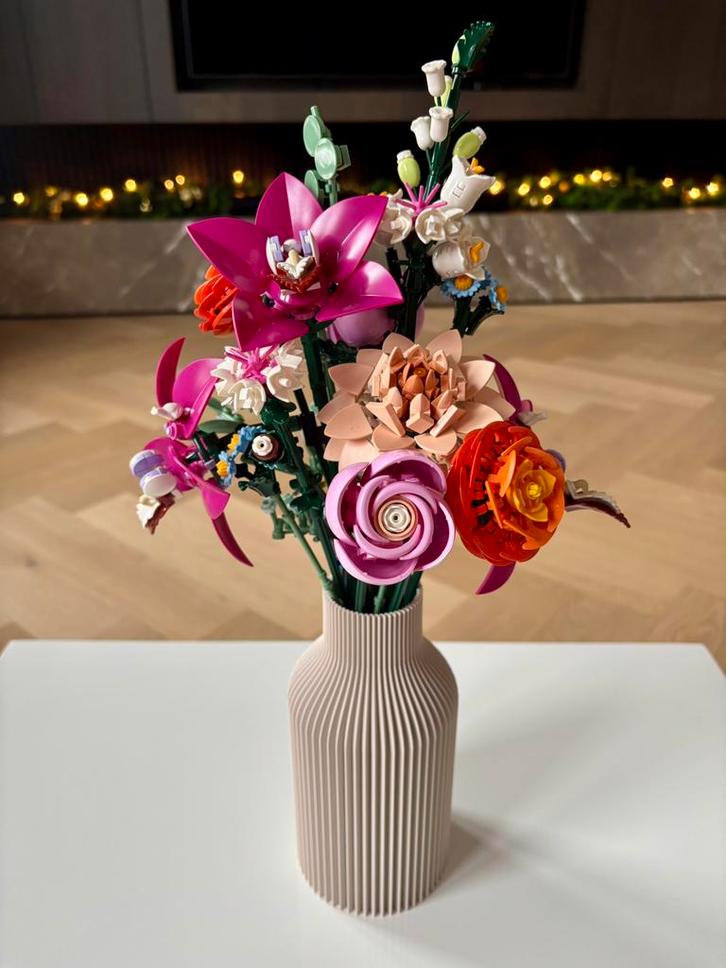 Matte Beige ribbel vaas (o.a. voor LEGO bloemen), Huis en Inrichting, Woonaccessoires | Vazen, Nieuw, Overige kleuren, Minder dan 50 cm