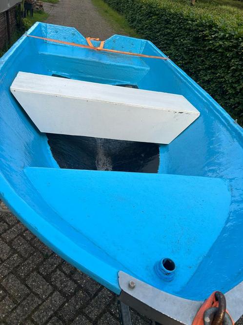 Visboot / tourboot, Watersport en Boten, Vis- en Consoleboten, Zo goed als nieuw, Tot 10 pk, 3 tot 6 meter, Benzine, Buitenboordmotor
