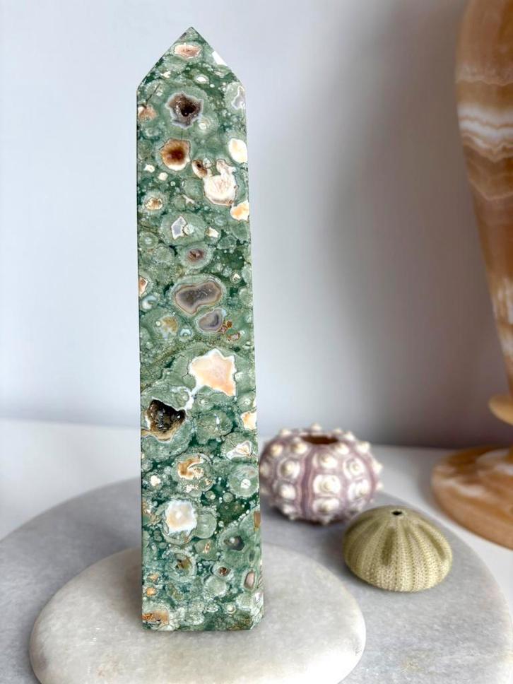 Grote ryoliet toren, Verzamelen, Mineralen en Fossielen, Ophalen of Verzenden