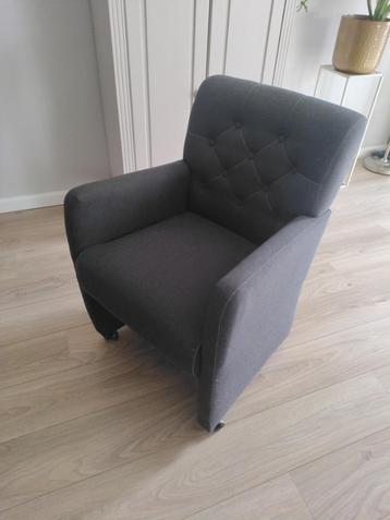 Verrijdbare Fauteuil  beschikbaar voor biedingen