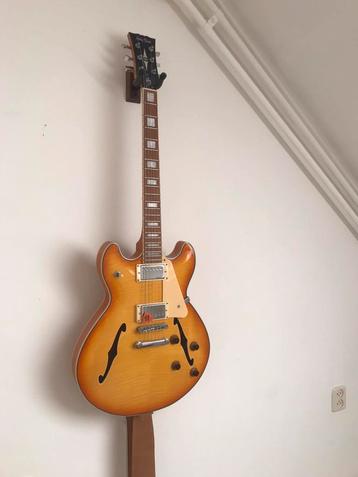 Harley Benton plus gitaar/ Mako vintage combo en accessoires beschikbaar voor biedingen